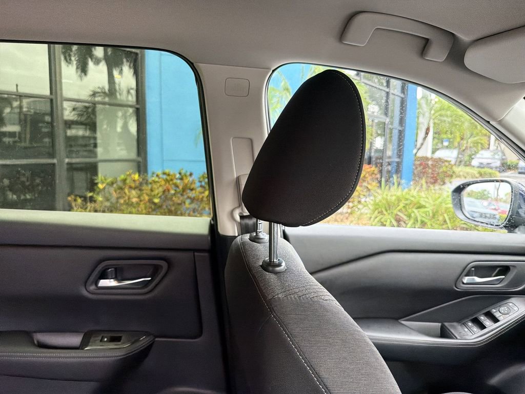 Used 2024 Nissan Rogue SV FWD image 16