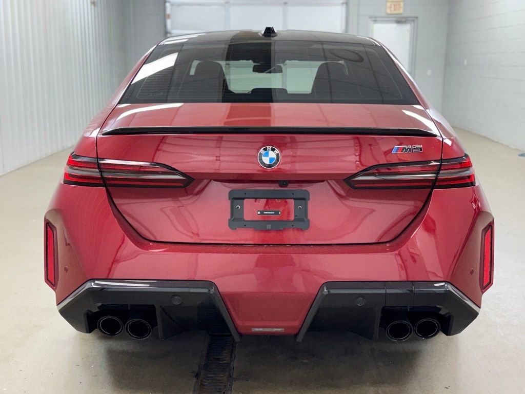 Used 2025 BMW M5 w/ Carbon Package image 6