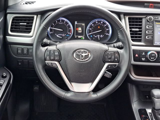 Used 2019 Toyota Highlander XLE AWD/4WD image 24