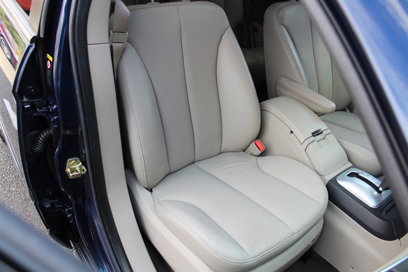 Used 2005 Chrysler Pacifica Touring image 28