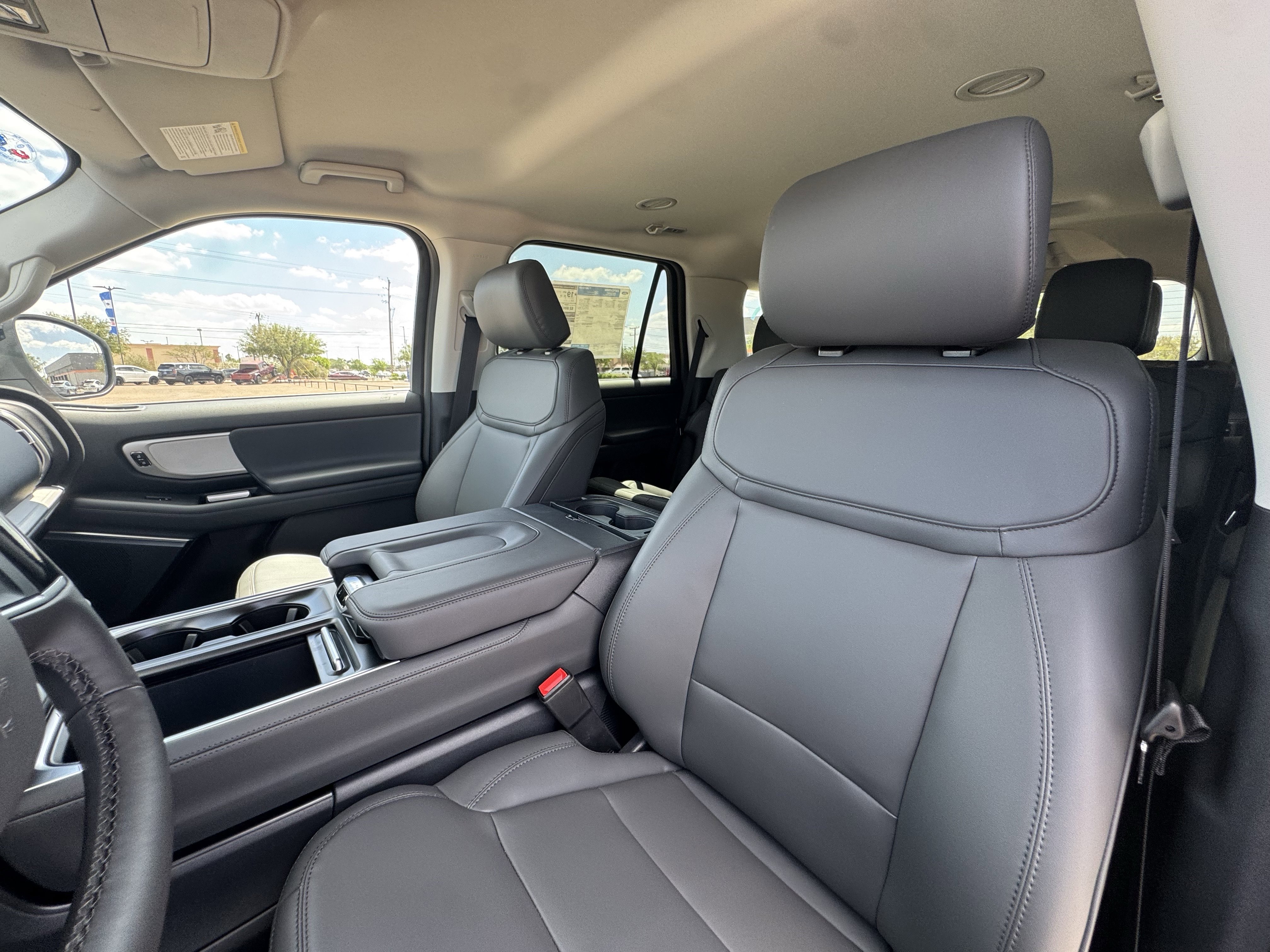 New 2026 Ford Expedition Active image 20