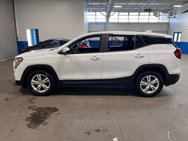 Used 2024 GMC Terrain SLE image 6