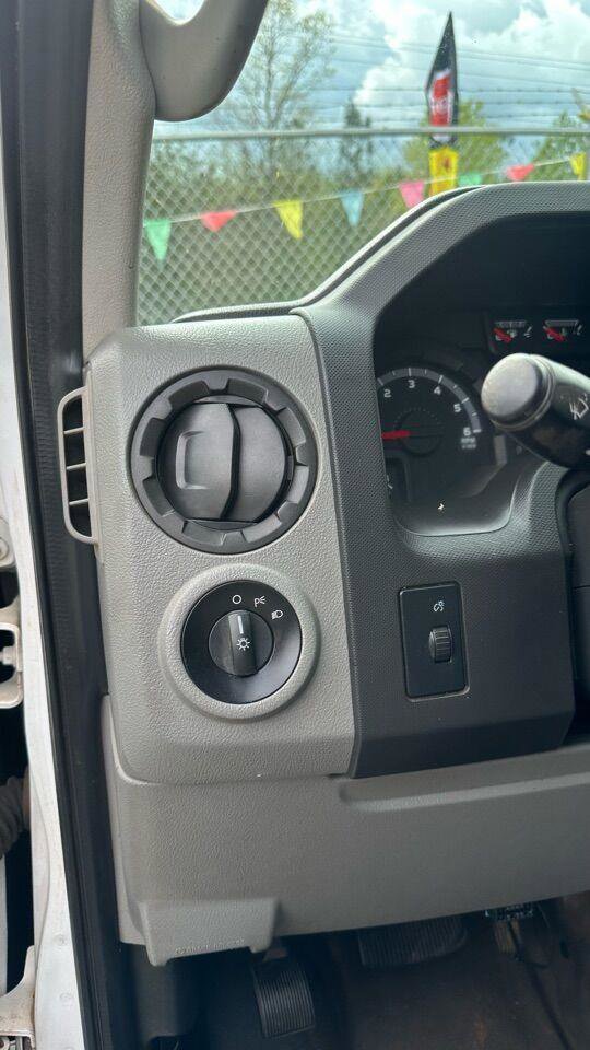 Used 2013 Ford E-250 and Econoline 250 Extended w/ PWR Group image 17