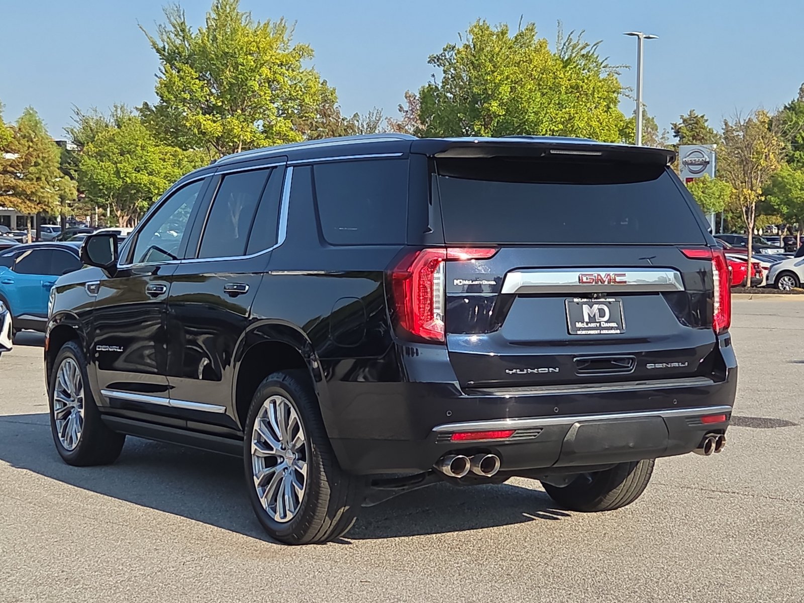 Used 2022 GMC Yukon Denali w/ Denali Premium Package AWD/4WD image 4