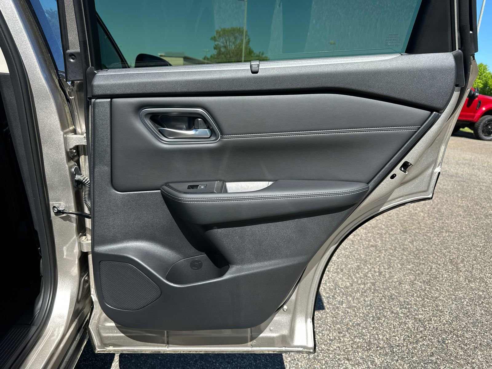 New 2026 Nissan Rogue Platinum w/ Platinum Premium Package image 14