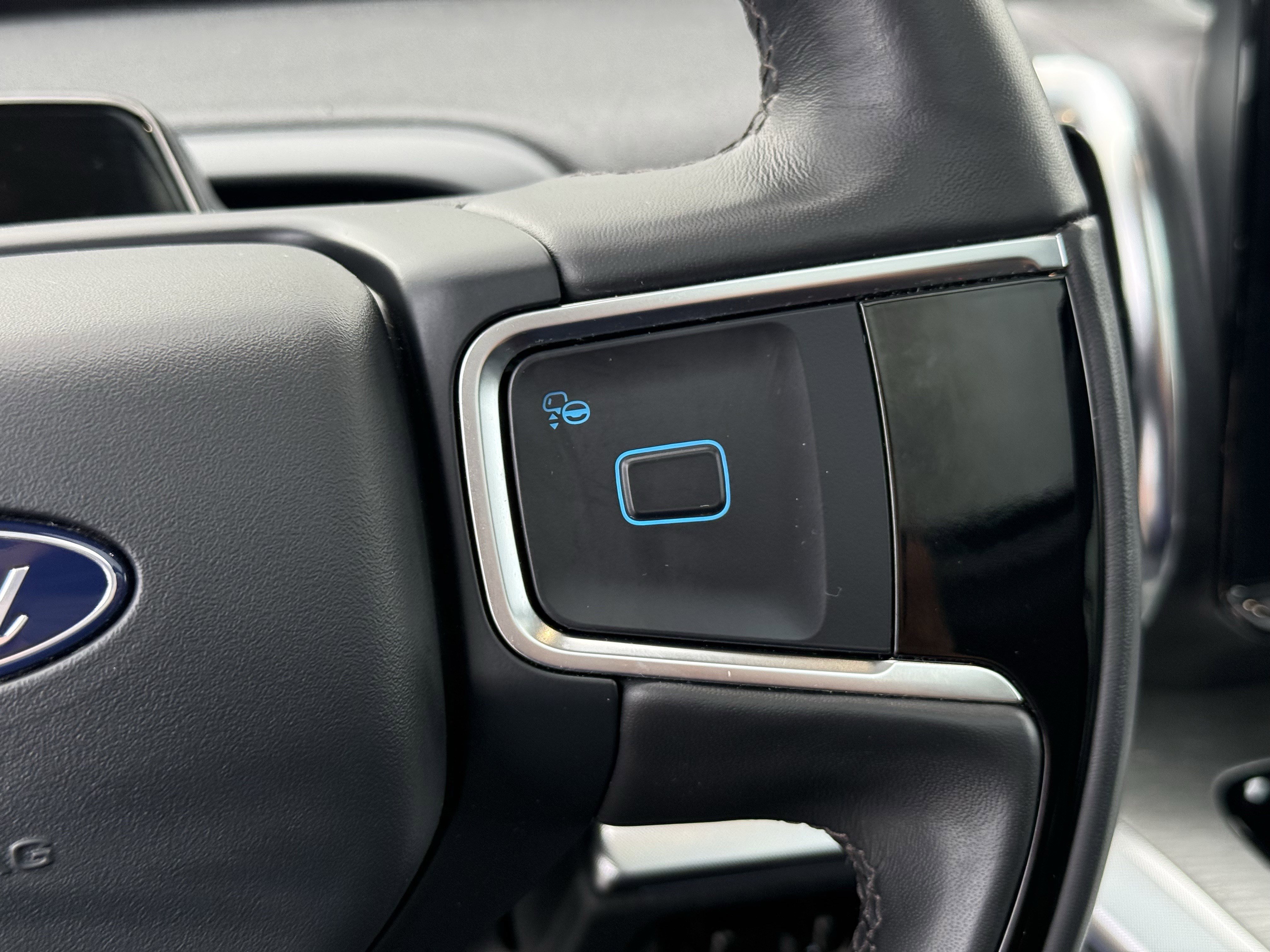 Used 2025 Ford Expedition Platinum image 17