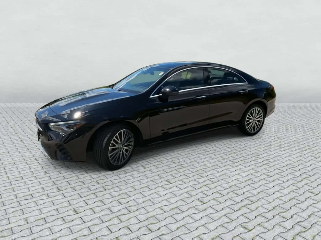 Used 2025 Mercedes-Benz CLA 250 4MATIC image 4