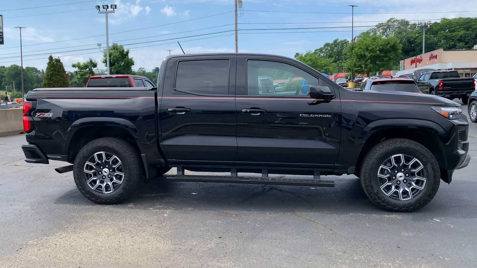 Certified 2025 Chevrolet Colorado Z71 AWD/4WD image 9