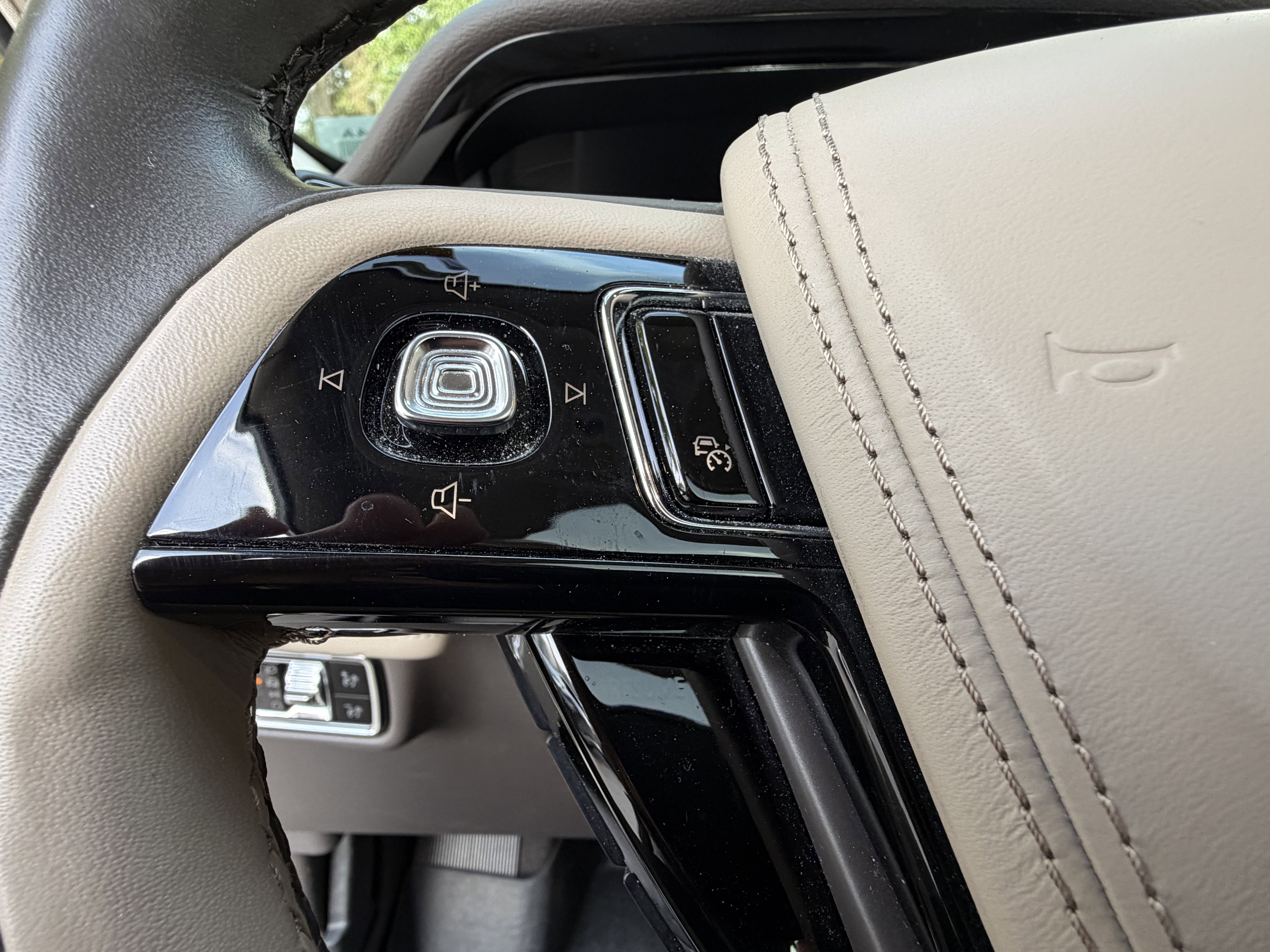 Used 2023 Lincoln Aviator Reserve w/ Equipment Group 201A AWD/4WD image 19