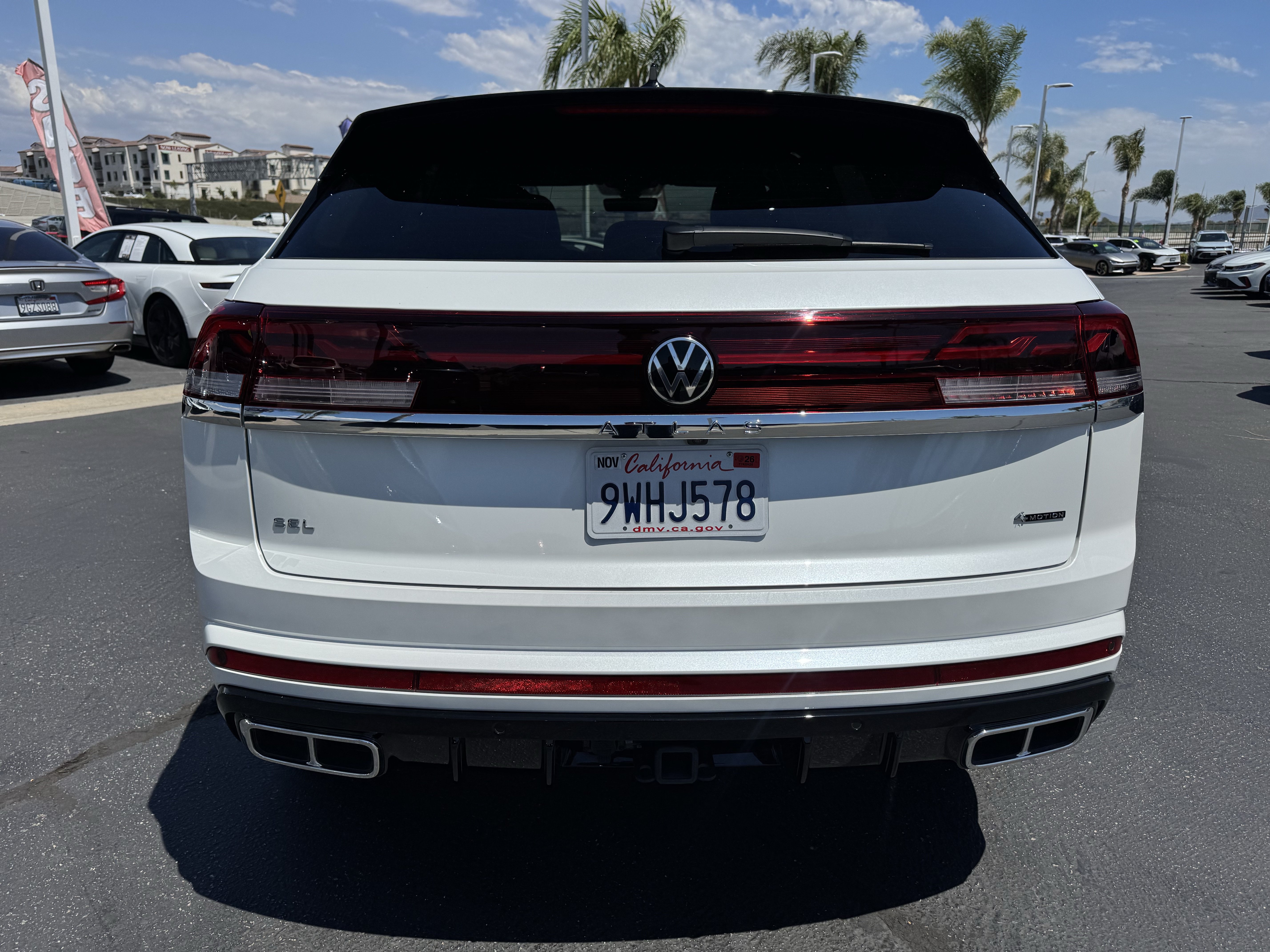 Certified 2026 Volkswagen Atlas Cross Sport SEL Premium R-Line AWD/4WD image 8