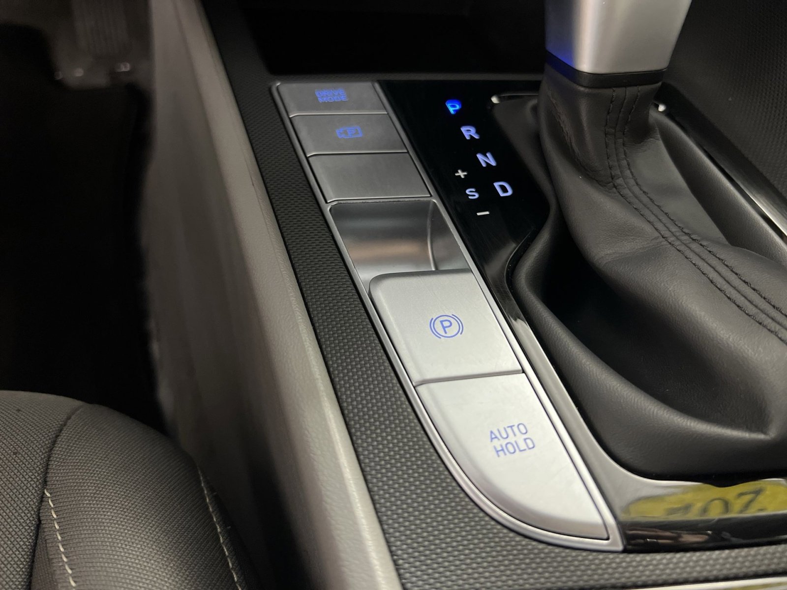 Used 2023 Hyundai Elantra Blue w/ Preferred Accessory Package image 32