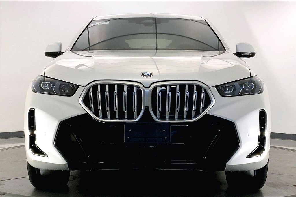 Certified 2026 BMW X6 xDrive40i w/ Climate Comfort Package AWD/4WD image 2