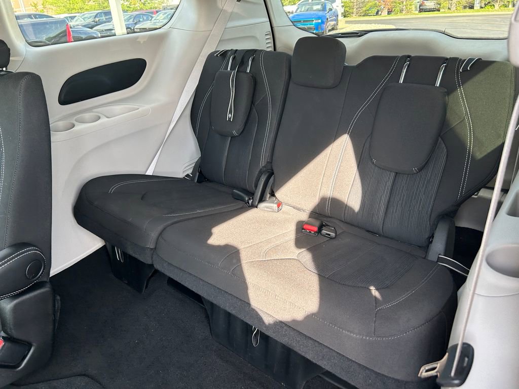 Used 2023 Chrysler Voyager LX FWD image 24