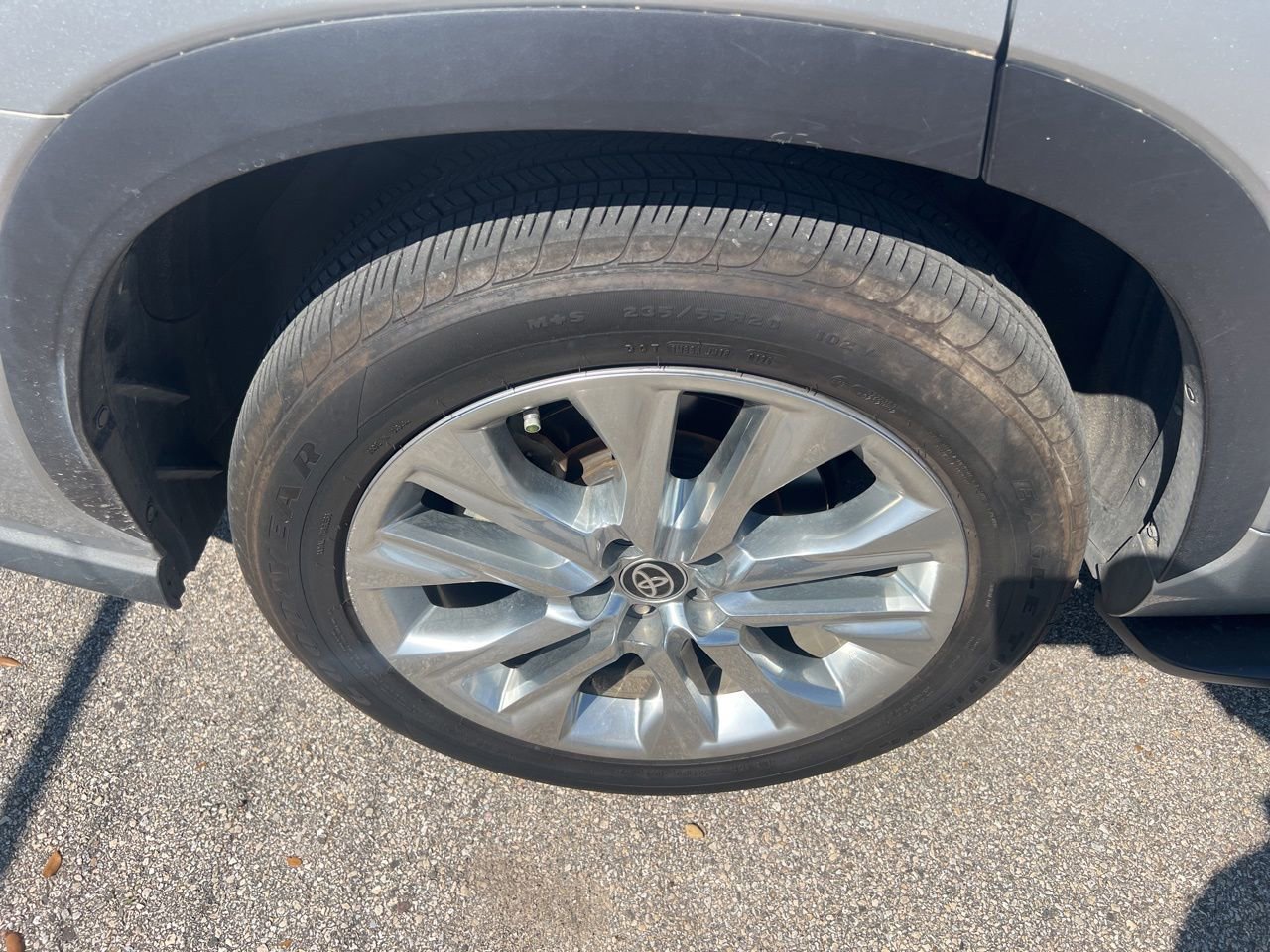 Used 2020 Toyota Highlander Limited FWD image 13