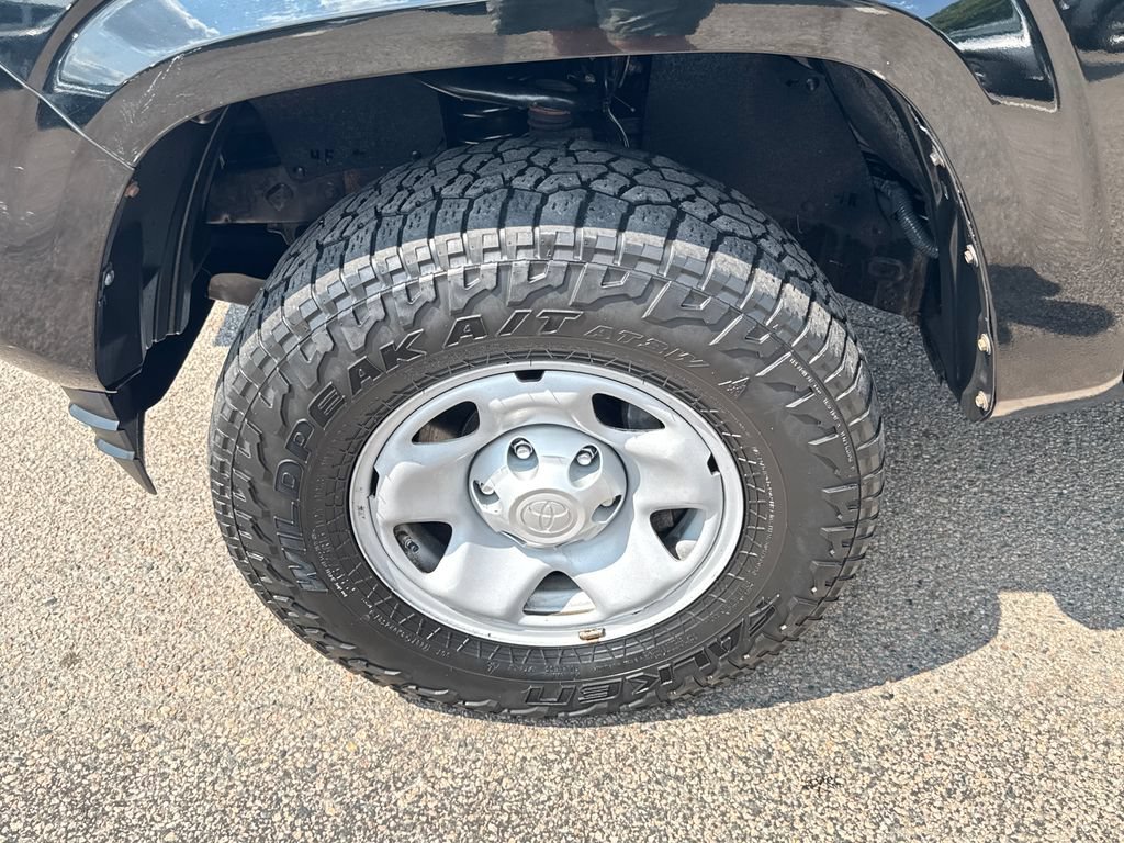 Used 2018 Toyota Tacoma SR5 AWD/4WD image 38