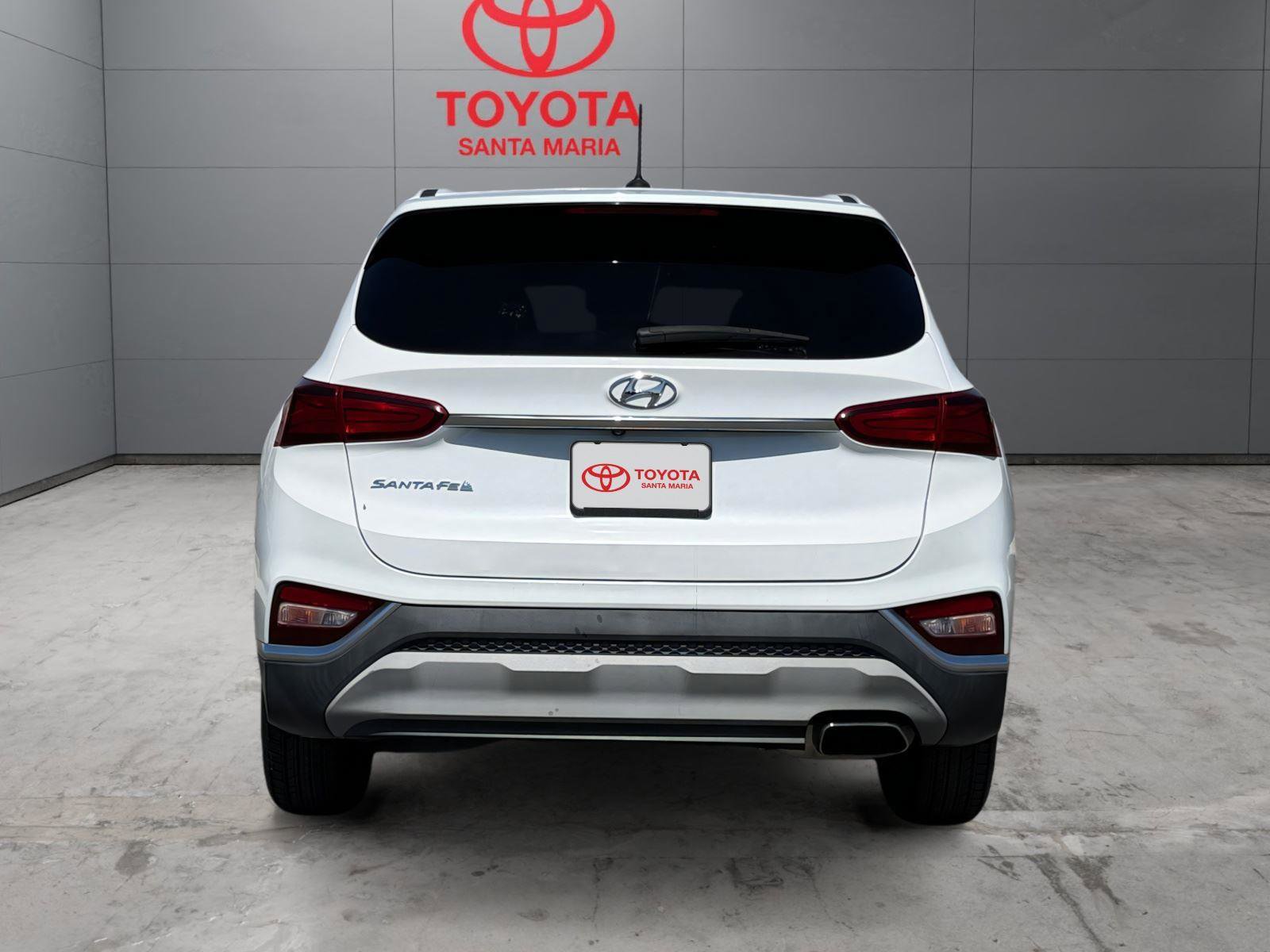 Used 2019 Hyundai Santa Fe SE image 4