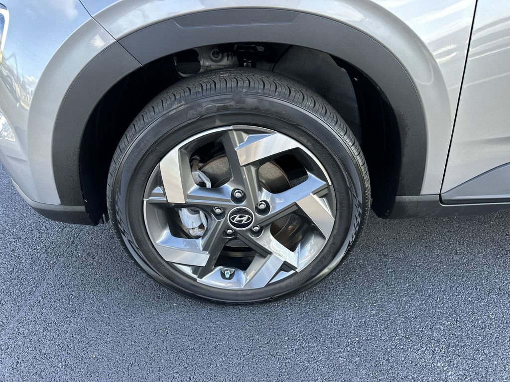 Used 2024 Hyundai Venue SEL image 10