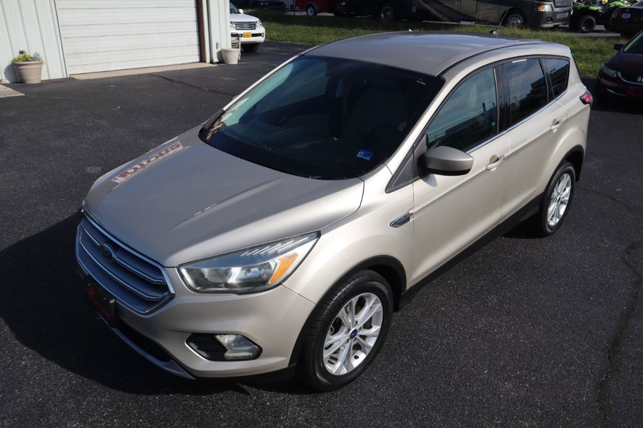 Used 2017 Ford Escape SE FWD image 11