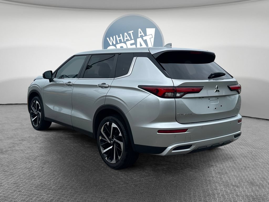 Used 2024 Mitsubishi Outlander SE AWD/4WD image 6
