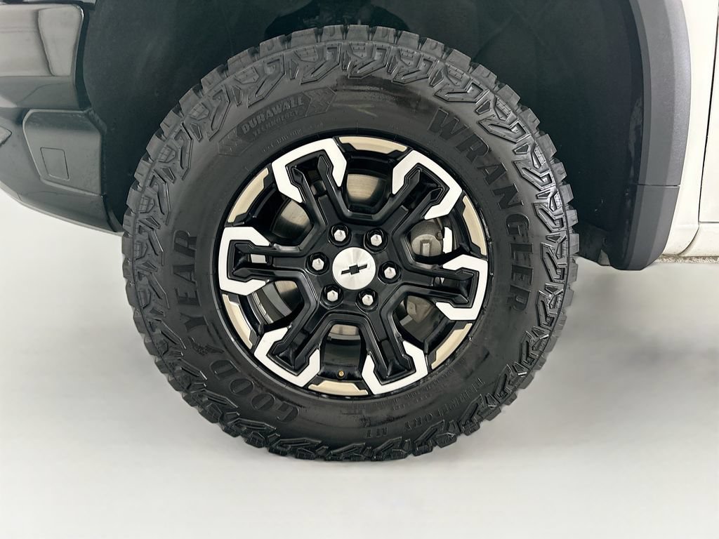 Used 2023 Chevrolet Silverado 1500 ZR2 w/ Technology Package AWD/4WD image 28