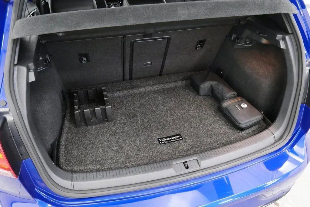 Used 2017 Volkswagen Golf R 4-Door AWD/4WD image 33