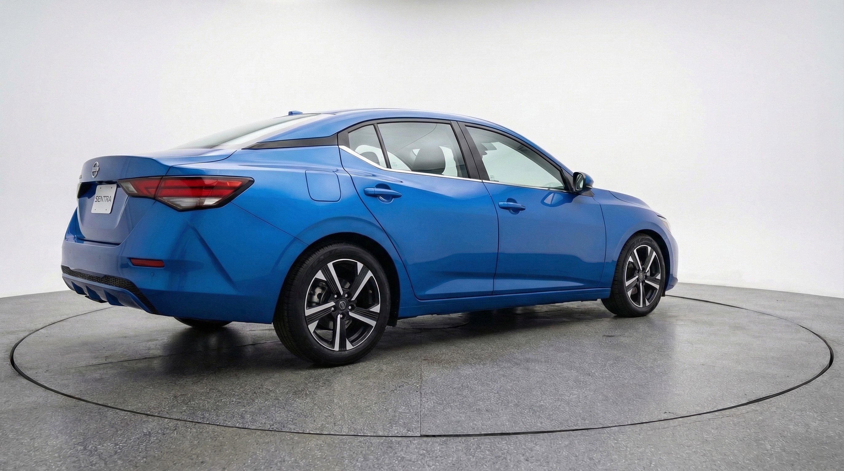 Used 2025 Nissan Sentra SV image 9