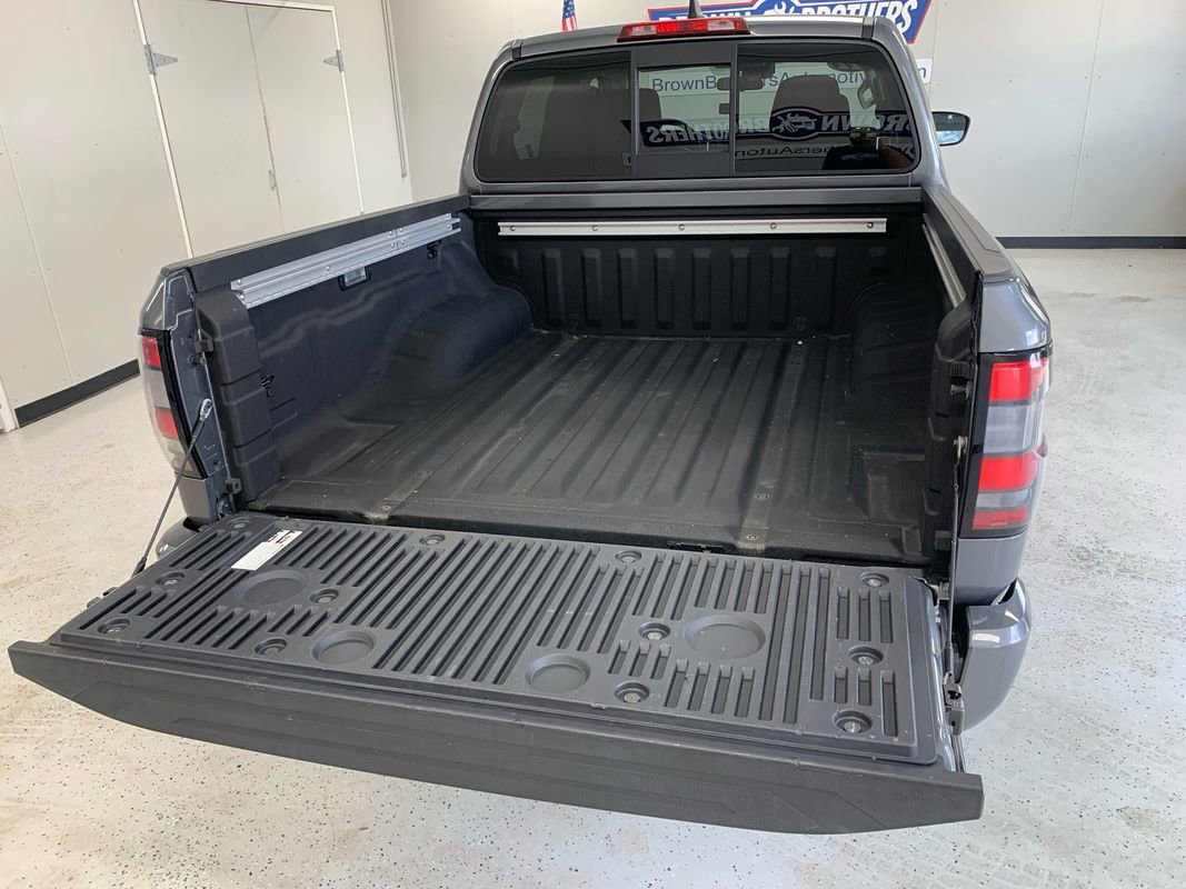 Used 2022 Nissan Frontier SV image 6