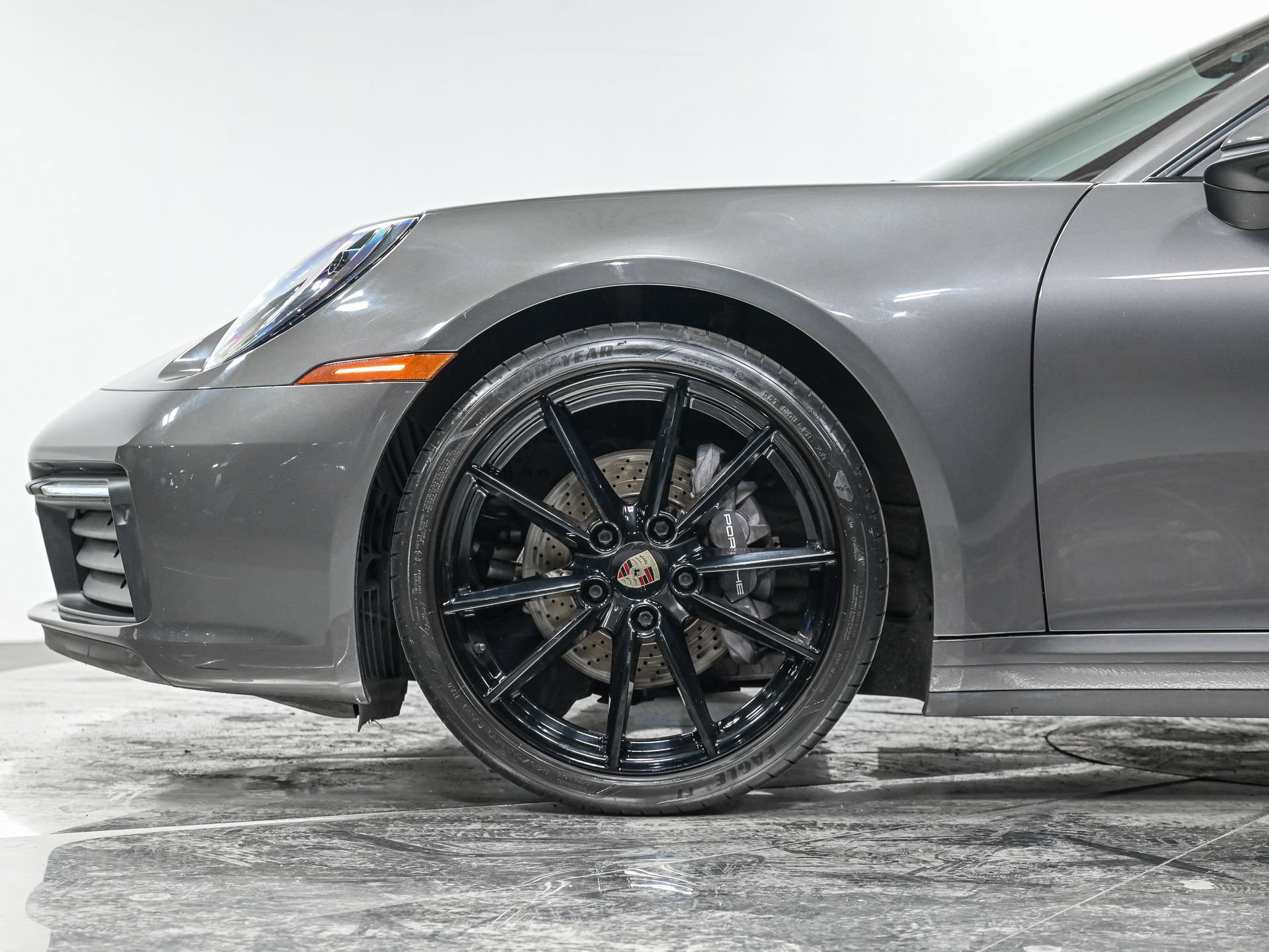 Used 2020 Porsche 911 Carrera RWD image 3