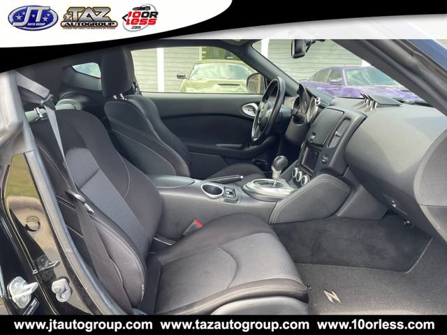 Used 2019 Nissan 370Z Coupe RWD image 11