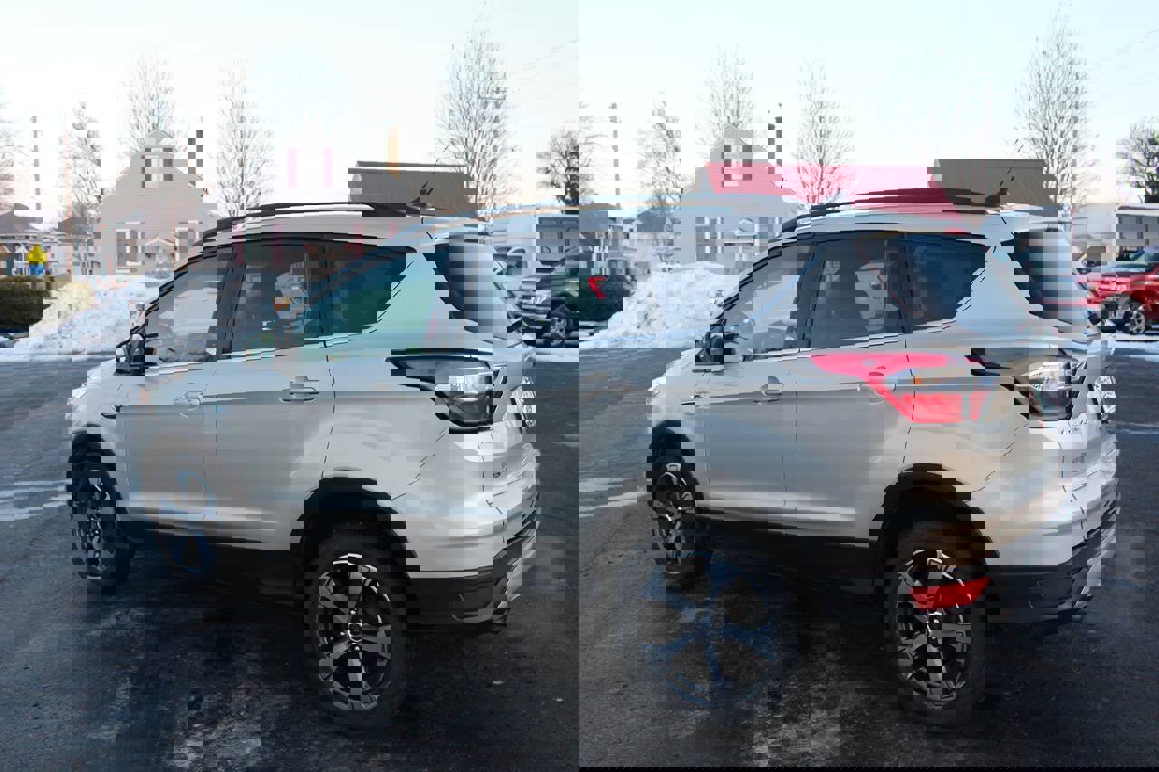 Used 2018 Ford Escape SEL image 2