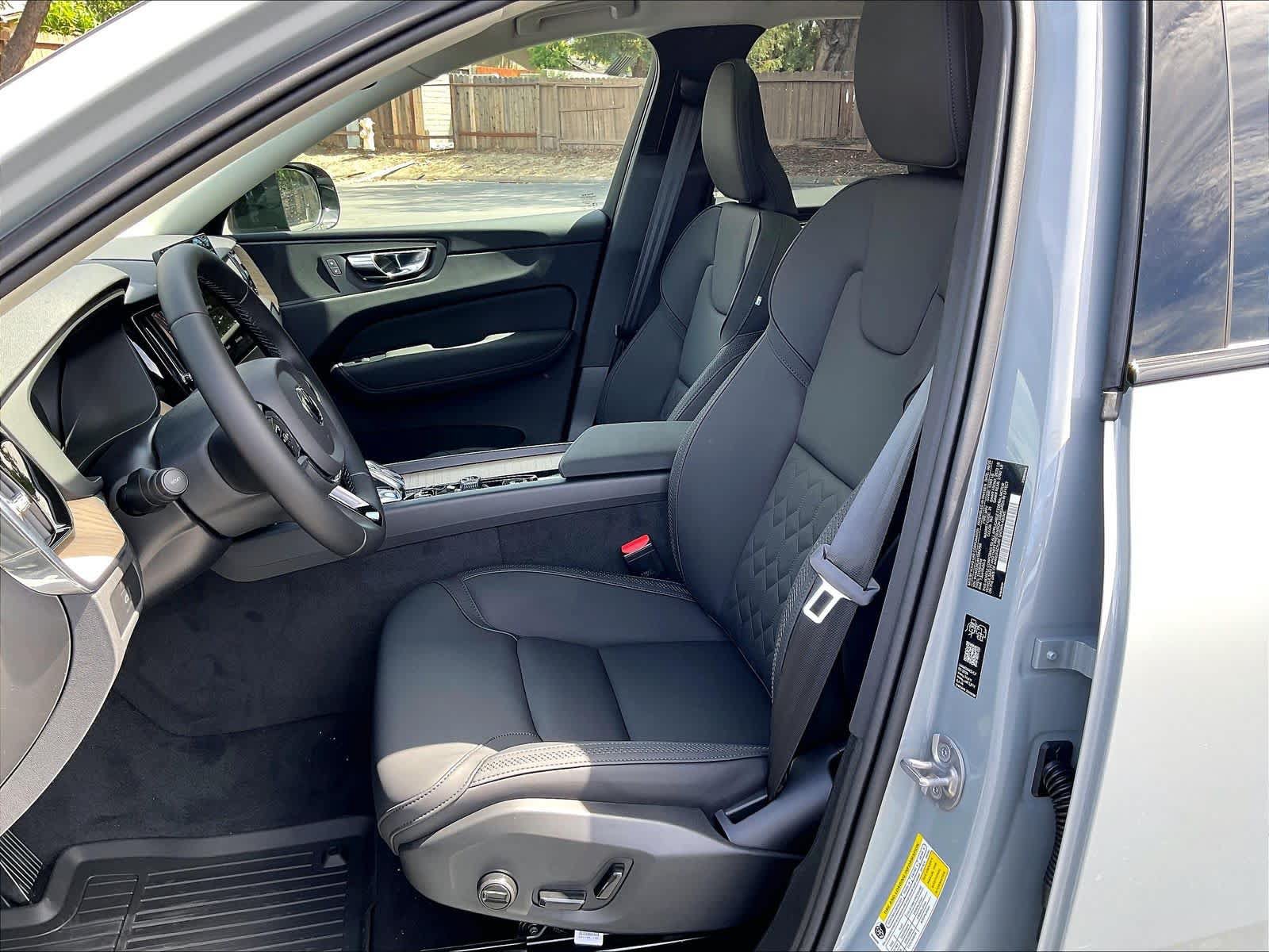 New 2027 Volvo XC60 B5 Core AWD/4WD image 11
