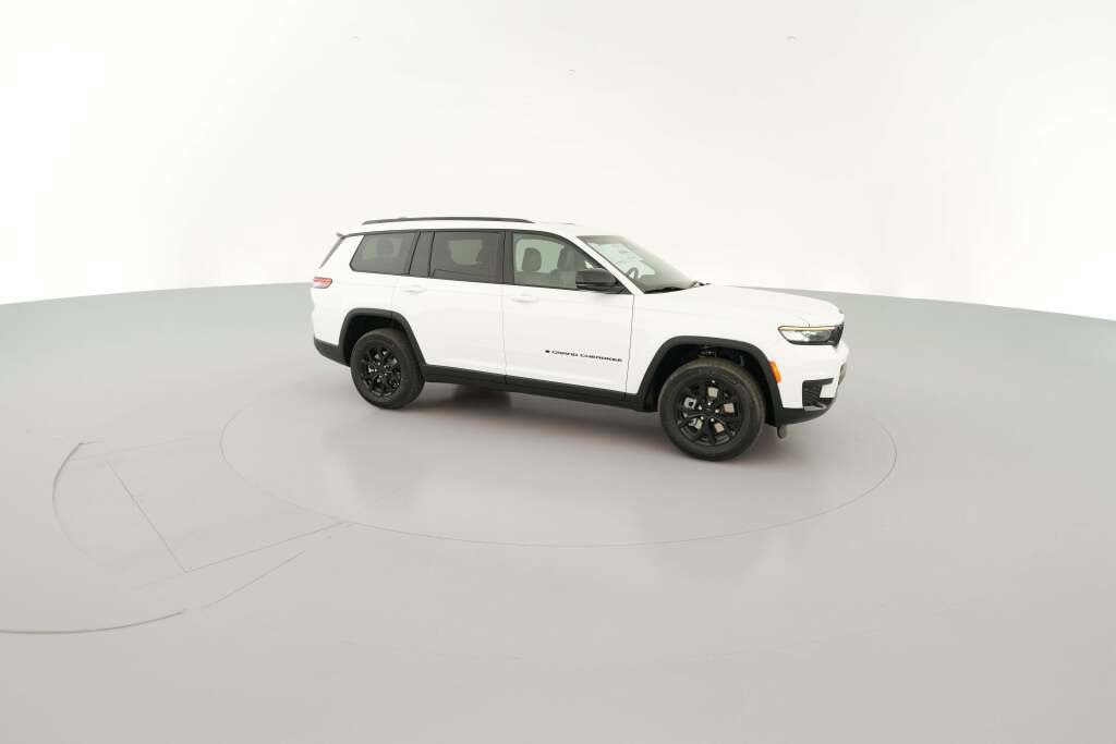 New 2025 Jeep Grand Cherokee L Laredo image 15