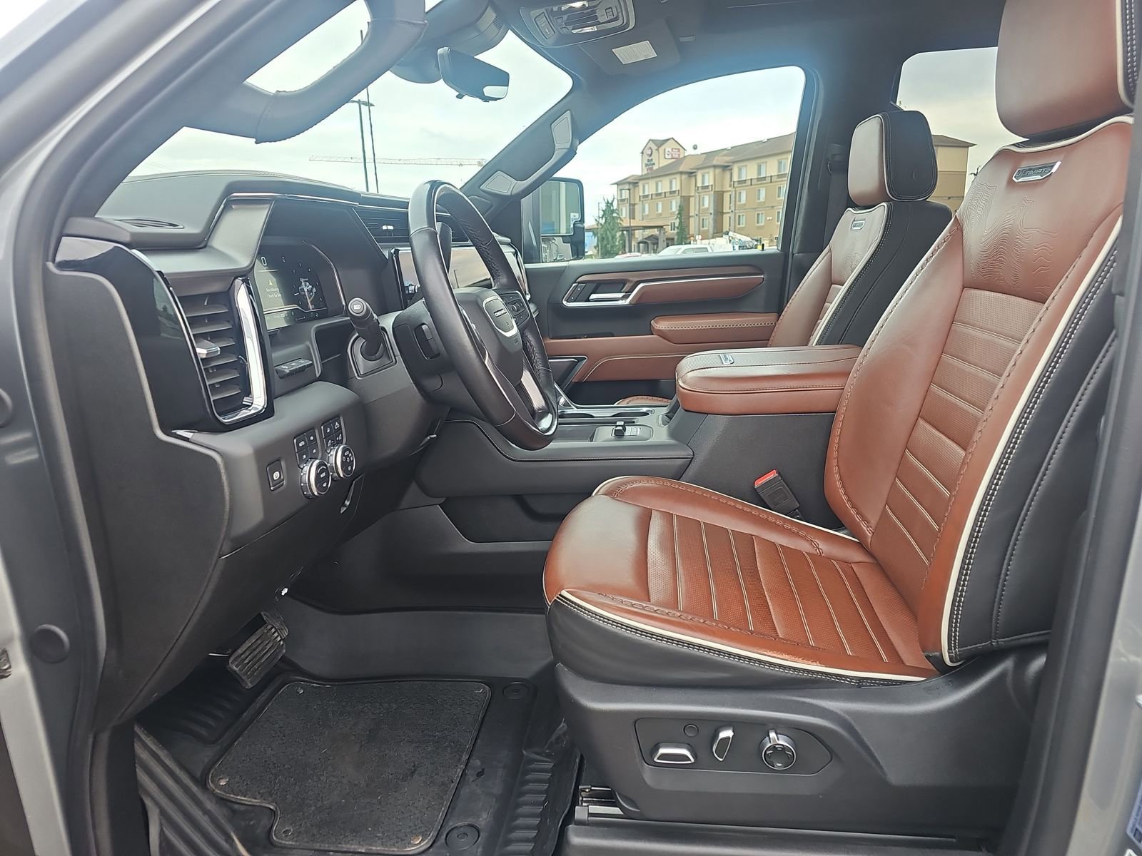 Used 2025 GMC Sierra 3500 Denali Ultimate image 10