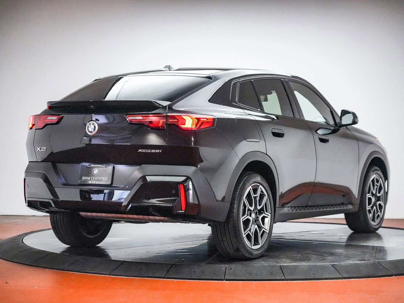 Certified 2024 BMW X2 xDrive28i w/ Technology Package image 5