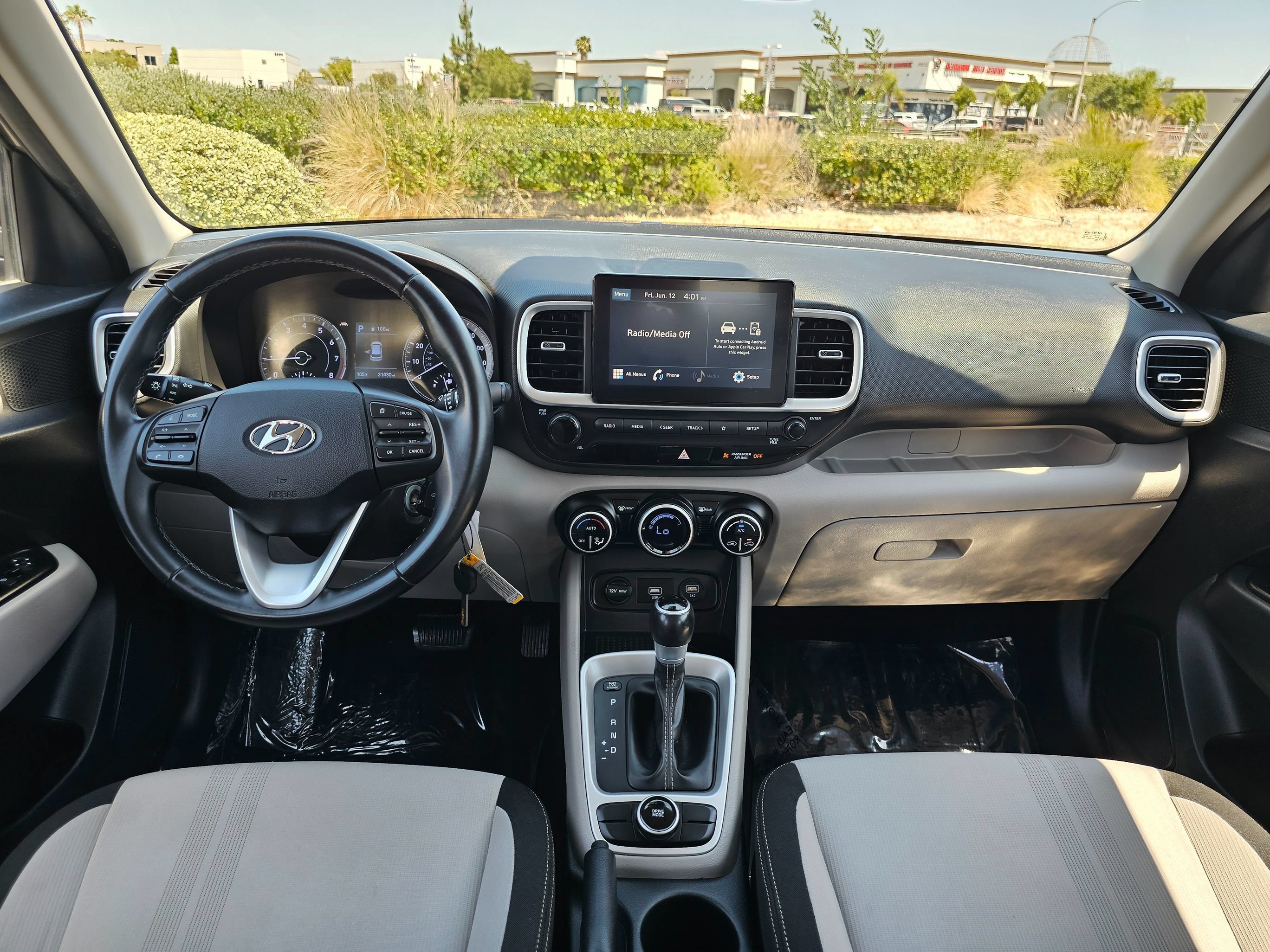 Used 2020 Hyundai Venue SEL w/ Convenience Package FWD image 20