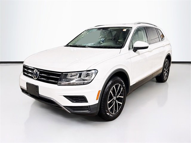 Used 2021 Volkswagen Tiguan SE w/ Panoramic Sunroof Package image 3