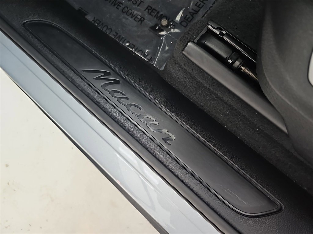 Used 2018 Porsche Macan image 43