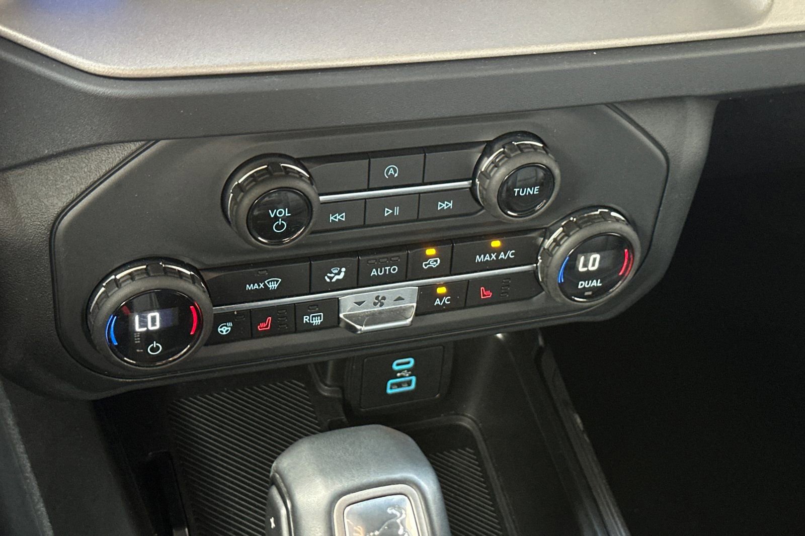 Used 2025 Ford Bronco Outer Banks image 21