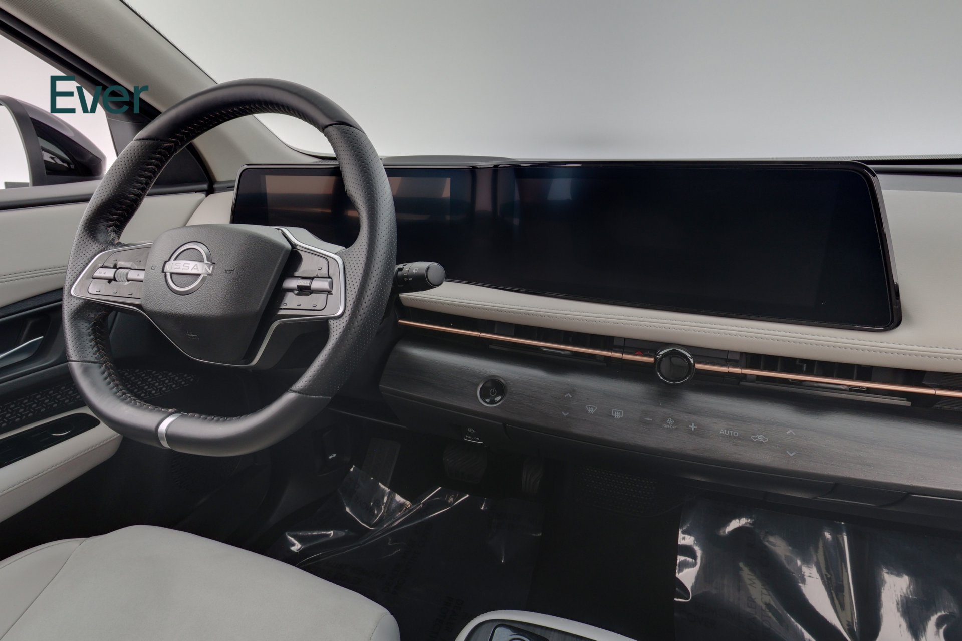 Used 2023 Nissan Ariya AWD image 25