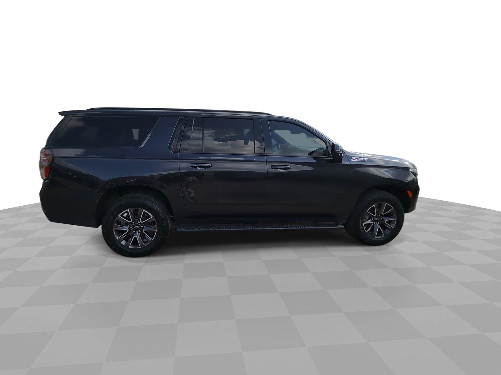 Used 2023 Chevrolet Suburban Z71 w/ Luxury Package AWD/4WD image 9
