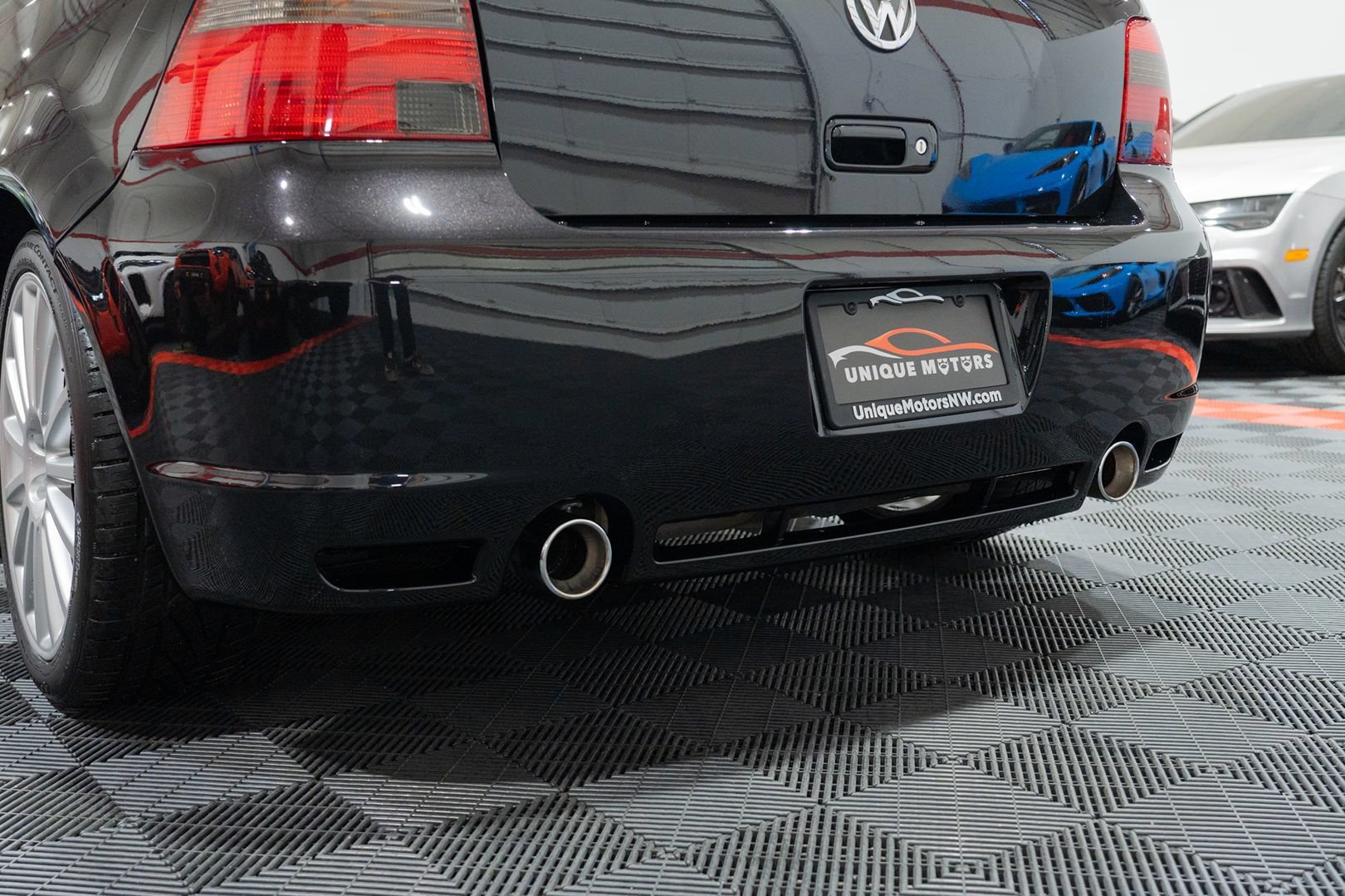 Used 2004 Volkswagen R32 AWD/4WD image 10