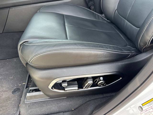 Certified 2025 Jeep Grand Cherokee Overland w/ Luxury Tech Group IV image 14