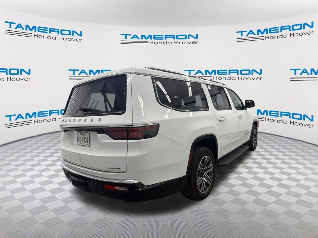 Used 2024 Jeep Wagoneer L Series II w/ Flexible Seating Group RWD image 5