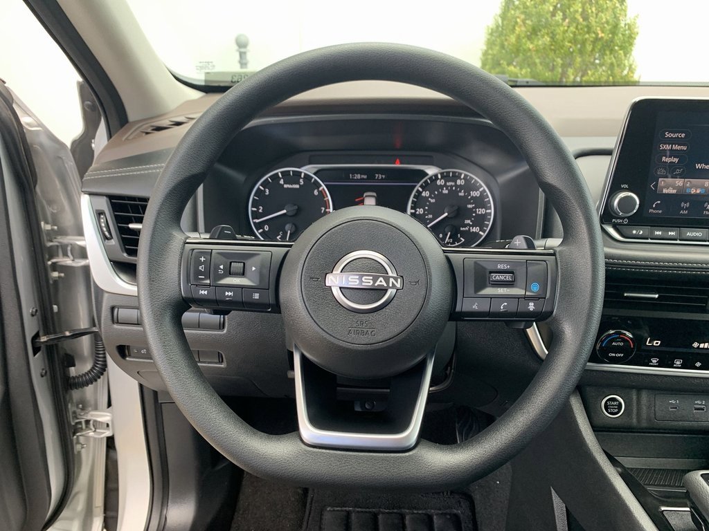 Used 2023 Nissan Rogue SV image 10