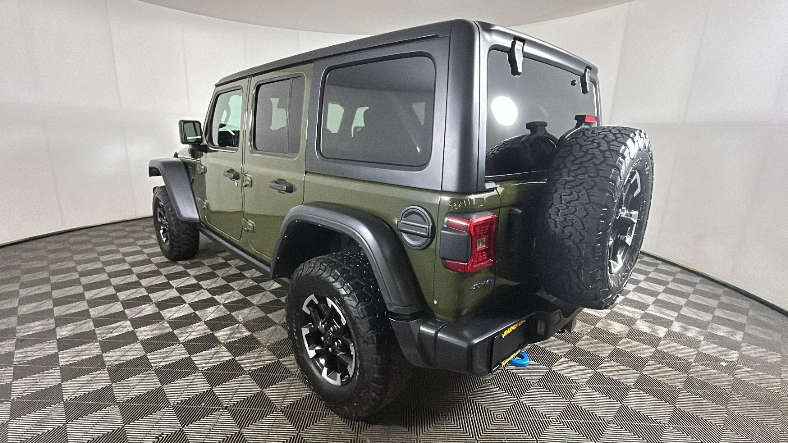 Used 2024 Jeep Wrangler Unlimited Rubicon 4xe AWD/4WD video 5