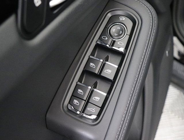 Used 2025 Porsche Macan image 29