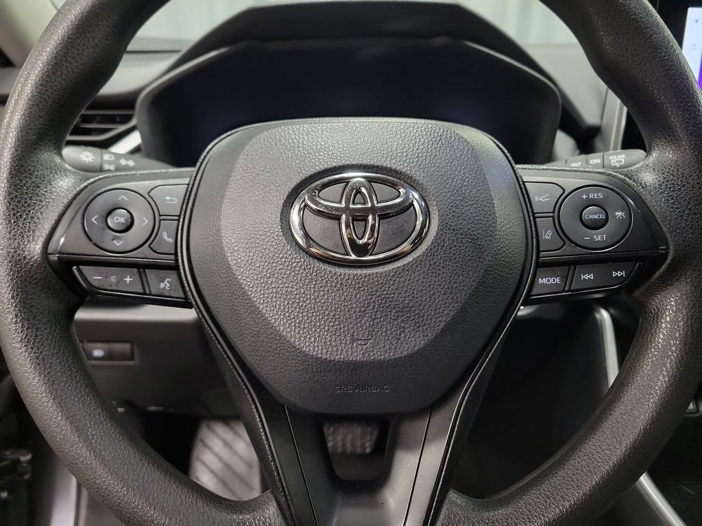 Used 2025 Toyota RAV4 XLE AWD/4WD image 24