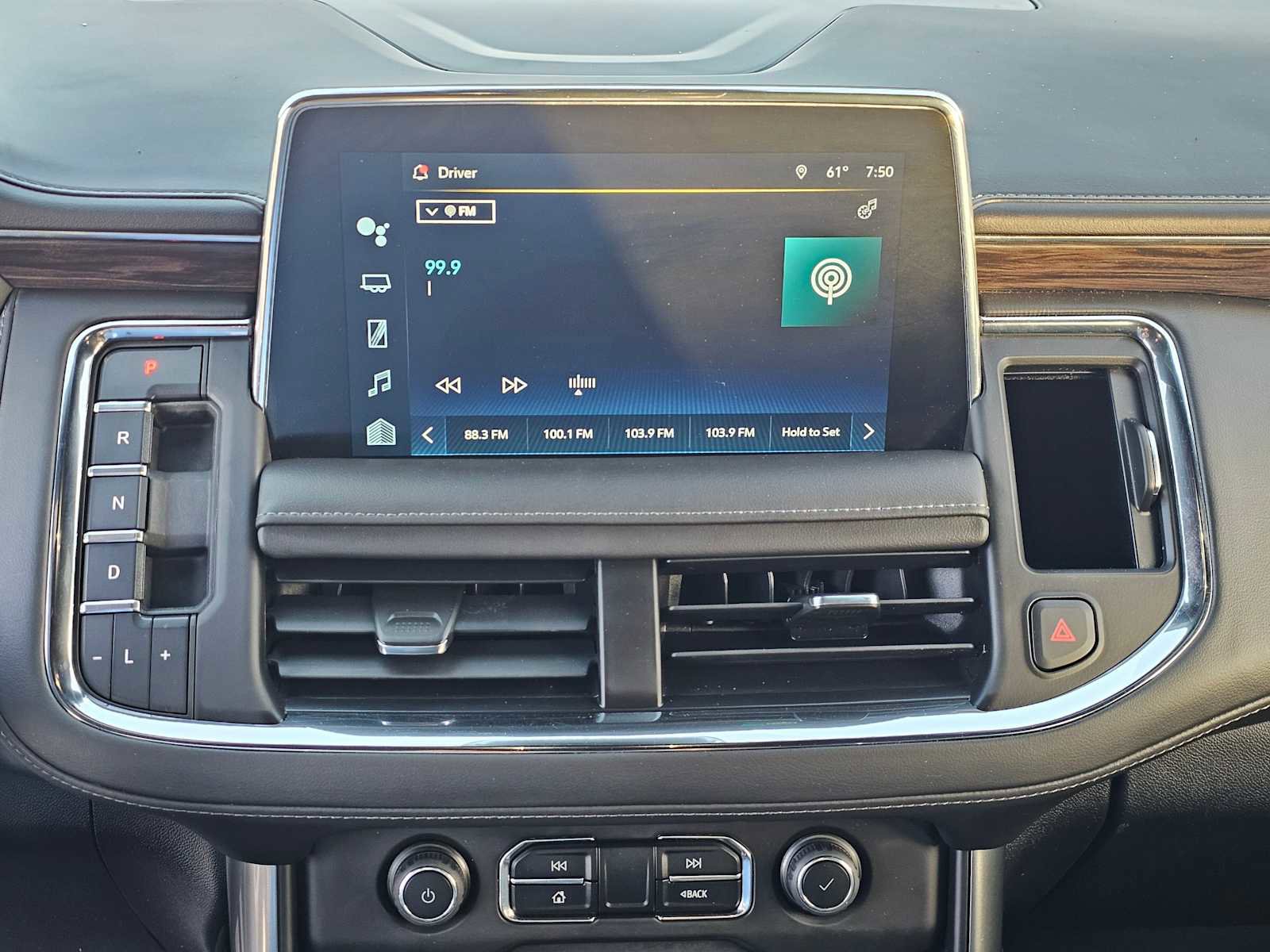 Used 2023 Chevrolet Suburban Z71 w/ Luxury Package image 27