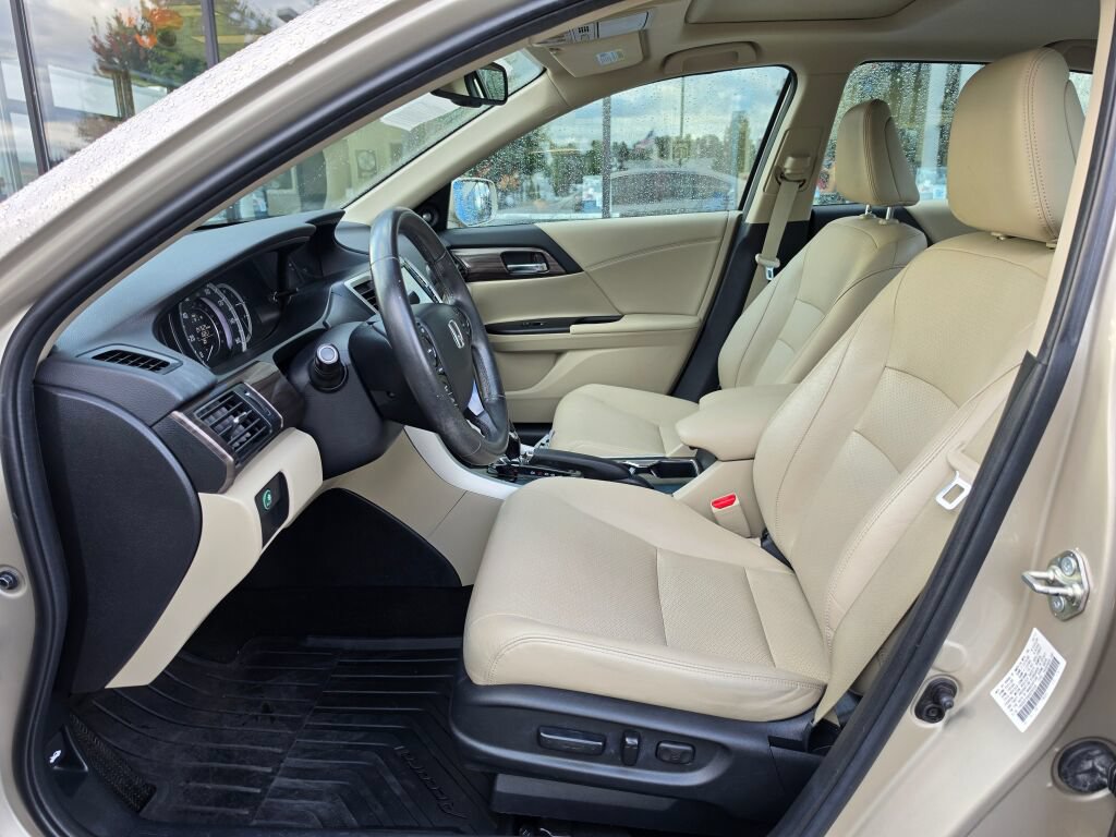 Certified 2017 Honda Accord EX-L image 19