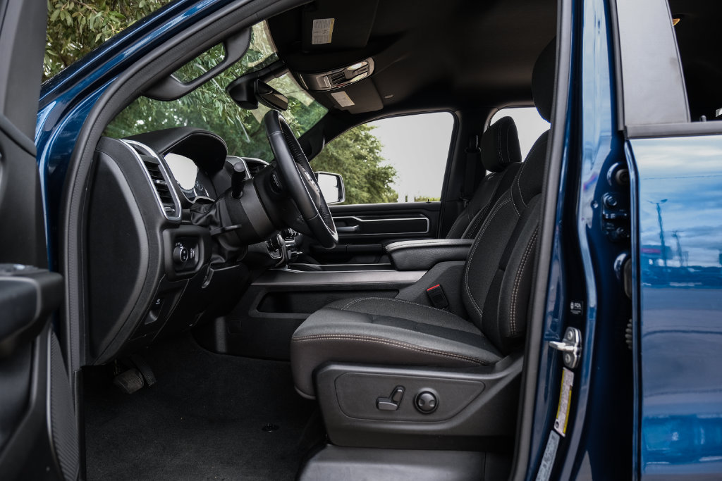 Used 2023 RAM 1500 Big Horn AWD/4WD image 44